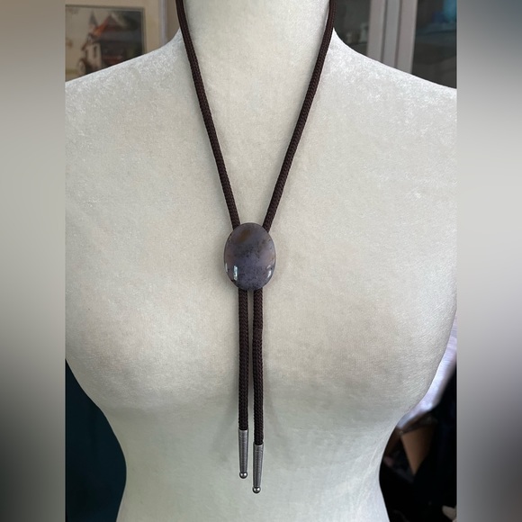 Beautiful Stone Bolo Tie - Picture 2 of 9